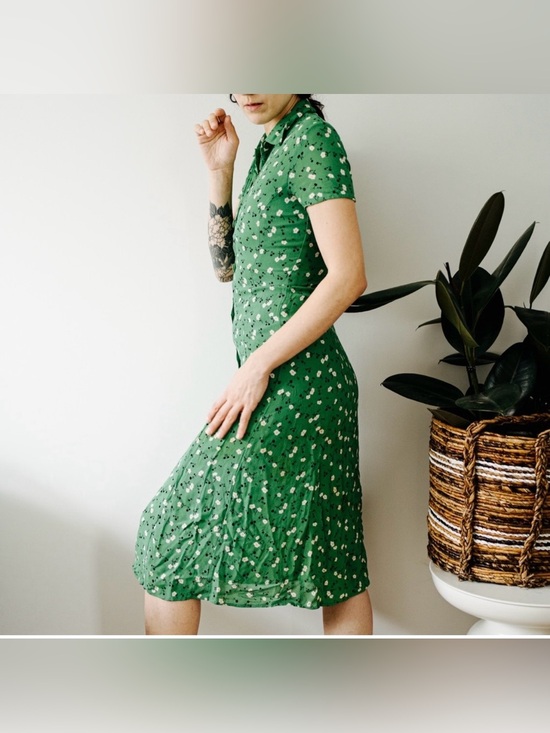 Reformation Dresses & Skirts - Reformation Wilma midi dress green floral size 6